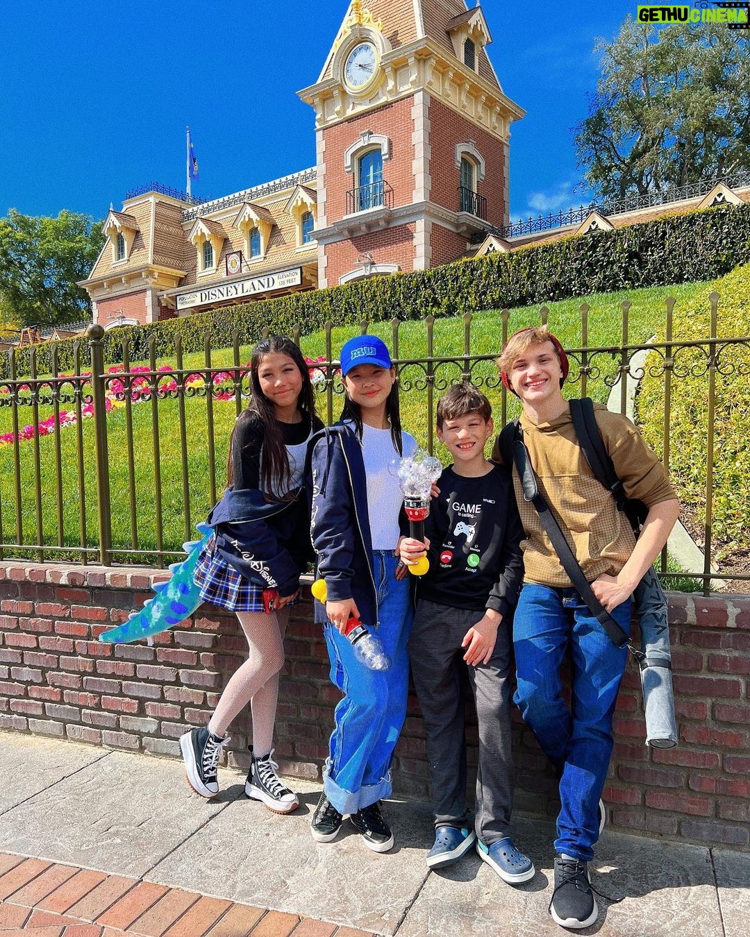 Txunamy Ortiz Instagram - 💫 new vlog is out - link in bio (comment when you see it)
