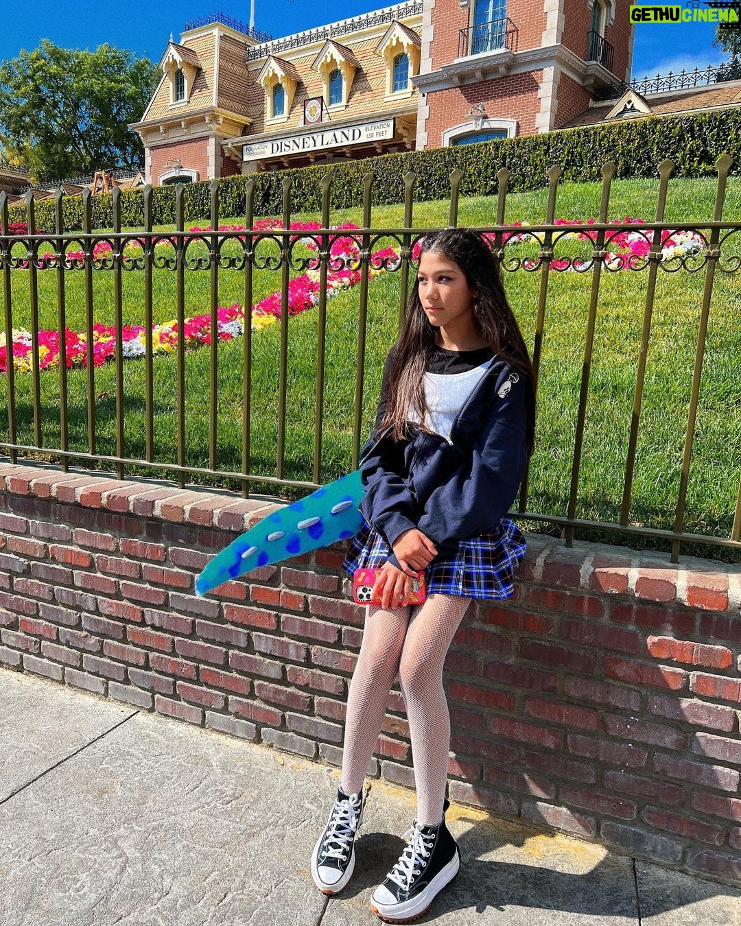 Txunamy Ortiz Instagram - 💫 new vlog is out - link in bio (comment when you see it)