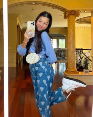 Txunamy Ortiz Instagram - okay hear me out… i have this crazy idea to change my YouTube channel to vlogs mostly! i really want to share my everyday life with you all. I’ll be very active on there. Comment what you think 💭