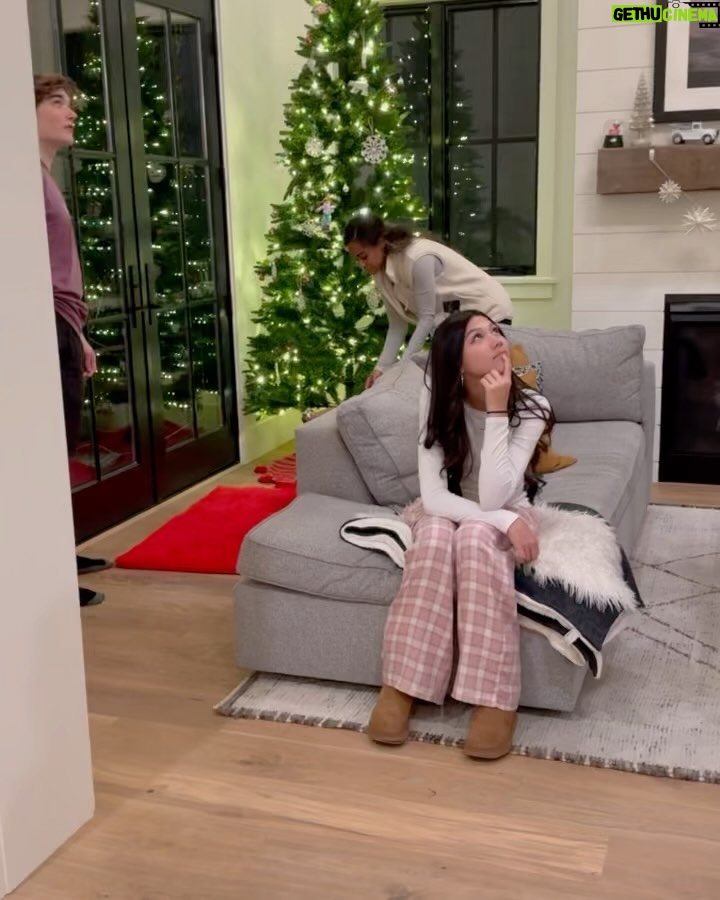 Txunamy Ortiz Instagram - It’s Pink Christmas at my house this year 🎄🩷 *link in bio*