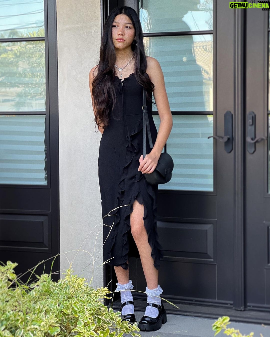 Txunamy Ortiz Instagram - So excited to be back on set today 🖤 #bookedit