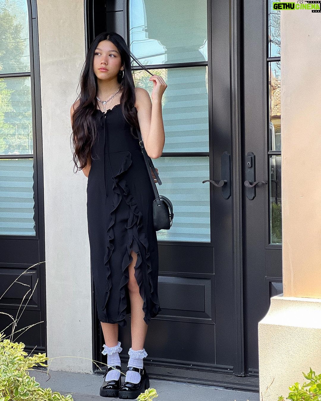 Txunamy Ortiz Instagram - So excited to be back on set today 🖤 #bookedit