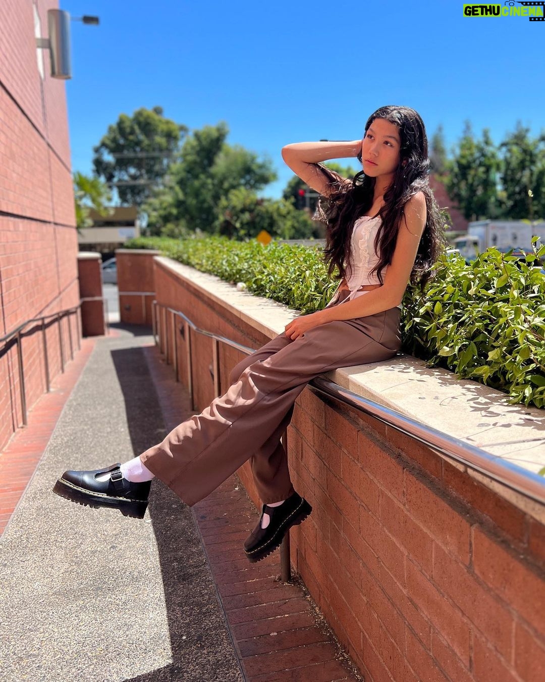 Txunamy Ortiz Instagram - It sure is sunny today ☀️