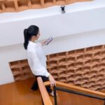 Tyas Mirasih Instagram - Ada yang pernah ngalamin ini juga ngga sih? Serius aku kemarin bingung banget gimana ngatasinnya 😢 Tapi untung ada @fumida_id yang cepet banget ngatasin semua masalah rayap ini. Pokoknya jangan sampe deh ada furniture di rumah kalian yang harus jadi korban dimakan rayap dulu baru panggil Fumida. Aku saranin treatment anti rayap dari sekarang buat lindungin rumah kita jangka panjang karena treatment sama Fumida ini bergaransi 3-5 tahun! Bikin tenang banget deh pokoknya 😍 Thank you, Fumida!!