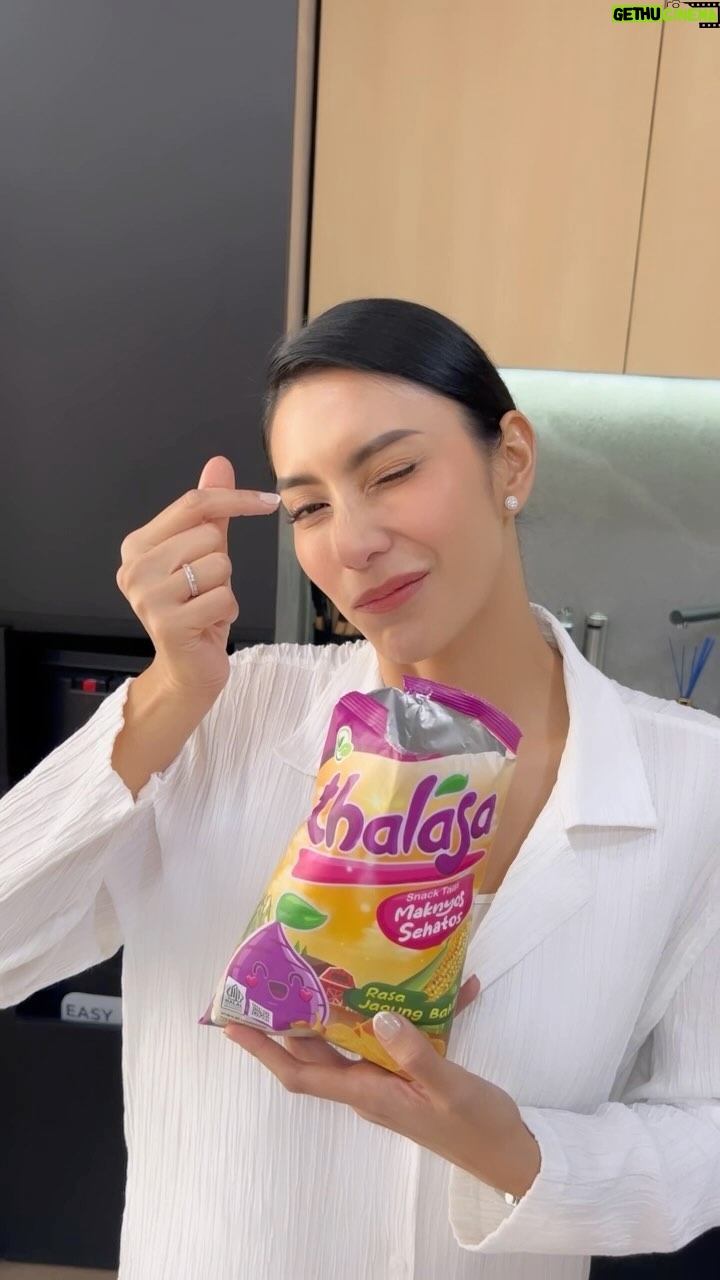 Tyas Mirasih Instagram - I’ve got a crush on @thalasa.snack ❤️