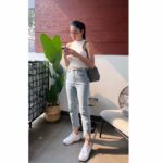 Tyas Mirasih Instagram - Racun jeans lagi dari @ms__bangkok Jeans nya keren banget! 😍 Tinggal pesan & beli aja di @ms__bangkok banyak banget pilihan warnanya ada size dari S - XXL Yuk langsung buruan check IG nya ya 💙