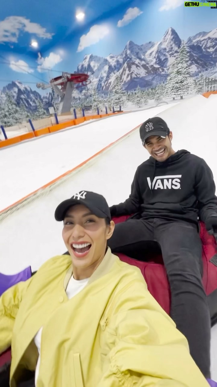 Tyas Mirasih Instagram - So much fun!! Kalian wajib banget dateng kesini ya. Thank youuuu @transsnowworld.bintaro ☃️ Trans Snow World Bintaro