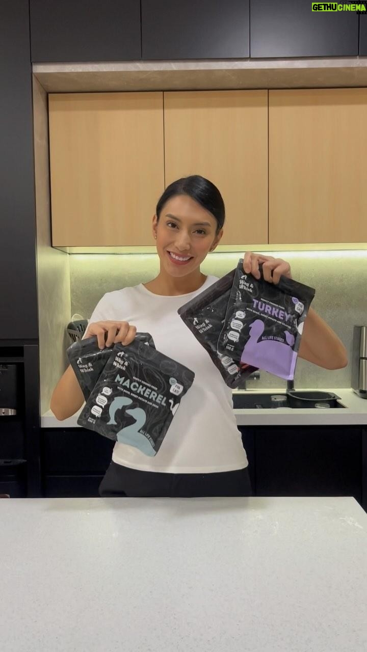 Tyas Mirasih - 1.1K Likes - Hi Guys! Lagi cari makanan sehat untuk anabul? 😻
👋🏻 Perkenalkan Healthy Cooked Food by Wag & Whisk!
Kenapa pilih Wag & Whisk?
• Nutrisi optimal yang cocok untuk semua umur anabul 🐈🐈⬛
• Hanya menggunankan bahan alami berkualitas, tanpa zat aditif tambahan apapun 🥩🍗🐟🥚🥬
• Resep diformulasikan dengan standar AAFCO oleh ahli gizi bersetifikat internasional ✅
Kucing-kucingku dirumah sudah konsumsi Wag & Whisk selama lebih dari 1 tahun dan mereka semua cocok dengan healthy cooked food nya! 🐱
Tertarik mau coba? Mumpung lagi ada giveaway nih! 🙀 Ayo join giveaway nya di post selanjutnya yaa ✨