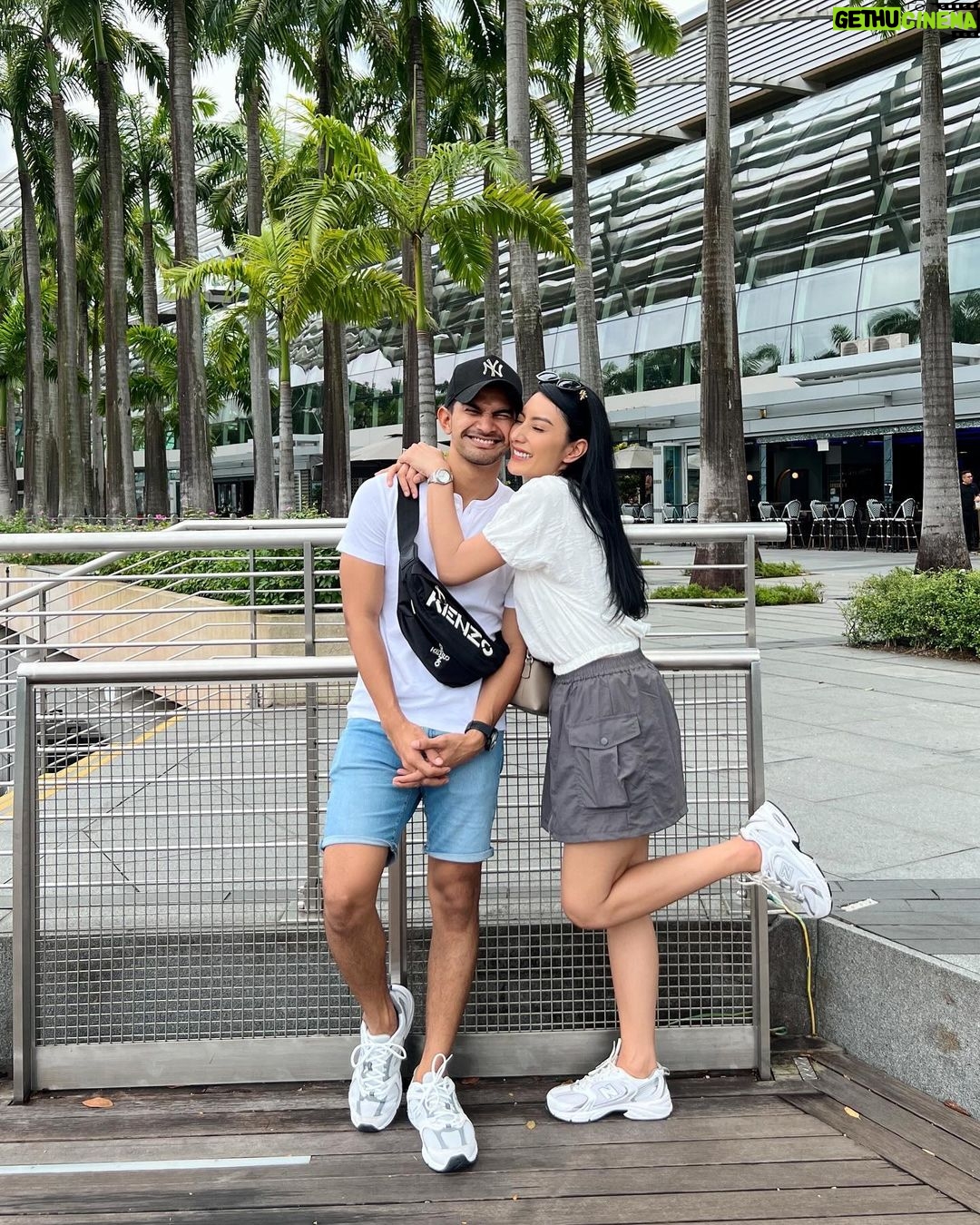 Tyas Mirasih Instagram - Love on repeat 🖤 Marina Bay Sands