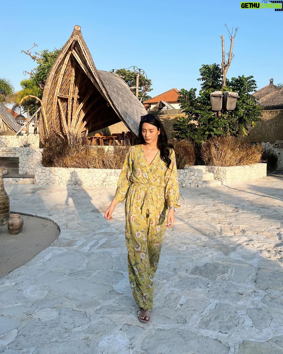 Tyas Mirasih Instagram - In @poise24 ☀️ Mari Beach Club Bali