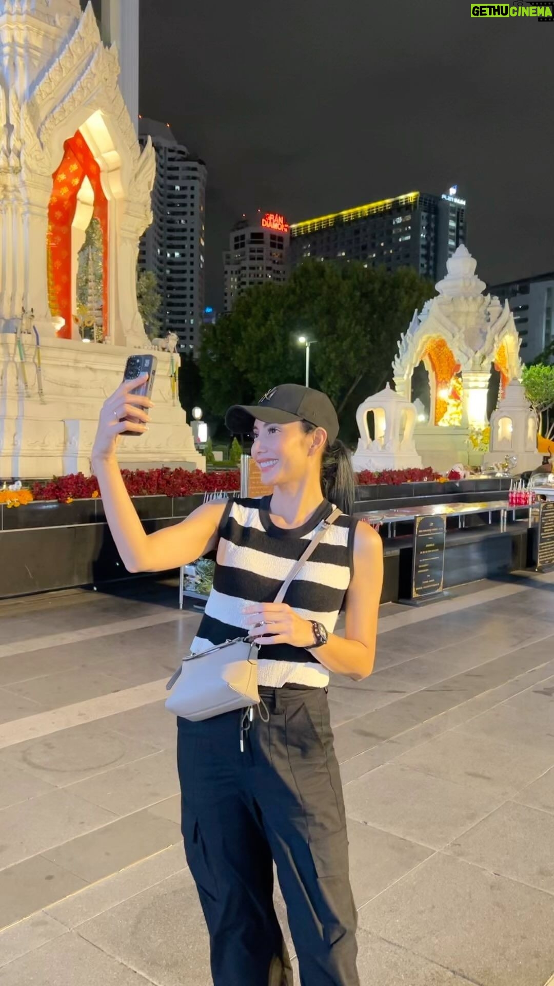Tyas Mirasih Instagram - Love bangetttttt sama @javasim_id 😍 Makasih banyak ya selalu memudahkan perjalanan traveling aku ❤️ Bangkok Thailand