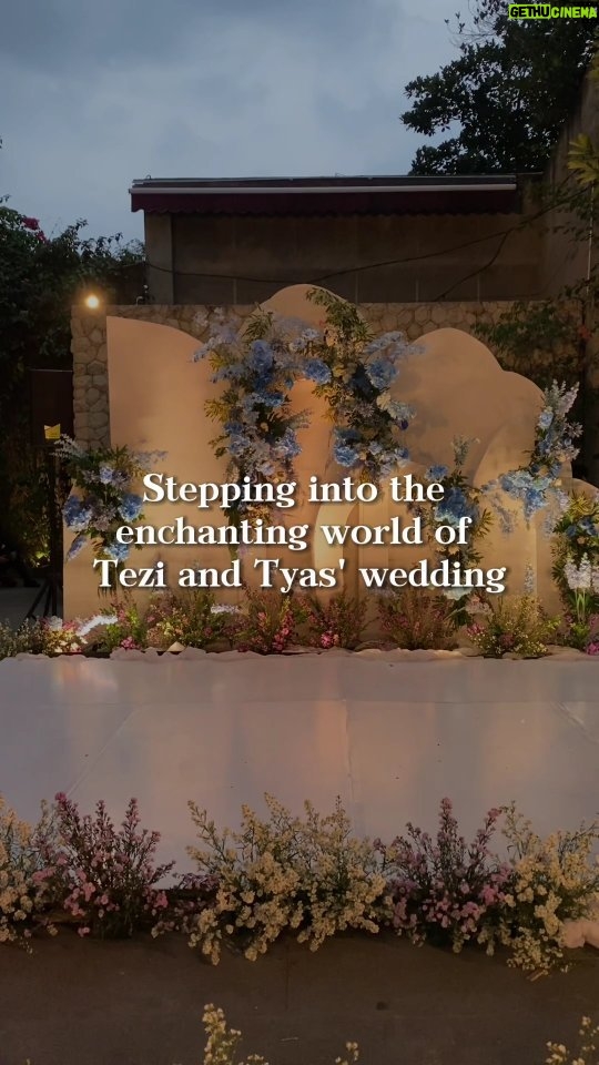 Tyas Mirasih - 300 Likes - Let's dive into the enchanting world of Tezi and Tyas' wedding featuring Red Ribbon
Whatsapp: +62812-98x86-7011 or +62813-1562-3586
Email: redribbonstaff@gmail.com
Or simply click the link on our bio to order and get more information
Well Organized by : @adara.wedding
Photography & Videography : @morden.co
Decoration & Tents : @classytentdecoration
Carpets : @farahcarpetsofficial
Lighting : @uplightpro
Make Up : @hepidavid
Hair Do : @tominjoo
Bride's Attire for Akad Nikah & Reception : @svarna_byikatindonesia @didietmaulana
Bride’s Crown & Headpiece @rinaldyyunardi
Jewelry : @adellejewellery
Bride's Wedding Shoes : @regisbridalshoes
Bride's robe : @lucette_essie
Groom's Attire for Akad Nikah & Reception : @svarna_byikatindonesia @didietmaulana
Wedding Ring : @adellejewellery
Akad Catering :
@teppanku
@baksobuetu
@gococo.indonesia
@ponut.id
@papo_id
@cantikaputricake
Reception Catering : @themanor.cafe
Venue : @themanorandaa
Akad Souvenir : @howelandco
Reception Souvenir : @redribbongift
Digital Invitation & Live streaming : @viding.co
Mahar & Ring box : @jingga_seserahanmahar
Bouquets : @faveur.florist
Wedding Cake : @sweetsalt_id
Entertainment : @aqisinggih
MC Akad & Reception : @andrakarna
Usher : @beauty_usher
Photobooth : @theholograil
Nail art : @kookoo.nails
Venue : @themanorandara
#TEZIapbahagiainTYAS #redribbongift #hampers #hampersjakarta #souvenirswedding #weddingjakarta #weddingideas #souvenirideas #elegantsouvenirs #souvenirjakarta #bridestory #RedRibbonTales #WeddingFavorChronicles #ToastToEternity