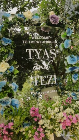 Tyas Mirasih Instagram - Hai Teppaners✨

Kamu lagi cari catering untuk intimate weddingmu? Tapi ada gak ya catering yang bisa dipesan di bawah 100 porsi?🤷‍♀️

Gak perlu khawatir..
Kan ada Teppanku

Mulai Rp1,5 juta untuk 20 pax kamu udah bisa membuat acara intimate weddingmu lebih hangat dan berkesan

Oiya, Teppanku juga menjadi salah satu saksi momen bahagia Kak @tyasmirasih bersama @tengkutezi 🥰

Pesan sekarang dan buat momen bahagia yang tak terlupakan bersama Teppanku
______________
Untuk pemesanan dan info lebih lanjut, silahkan hubungi admin kami di nomor berikut:
08111234333 (JABODETABEK)
08111233382 (Luar JABODETABEK) 
atau bisa Tap tautan di bio kami.

Tersedia di Jabodetabek, Bandung, Surabaya, Sidoarjo, Yogyakarta dan Balikpapan

#TEZIapbahagiainTYAS #tyasmirasih #tengkutezi #teppanstar #teppanku #homeserviceteppanyaki #acara #ulangtahun #masakanjepang #kulinerjabodetabek #japanesefood #halalfood #cateringjabodetabek