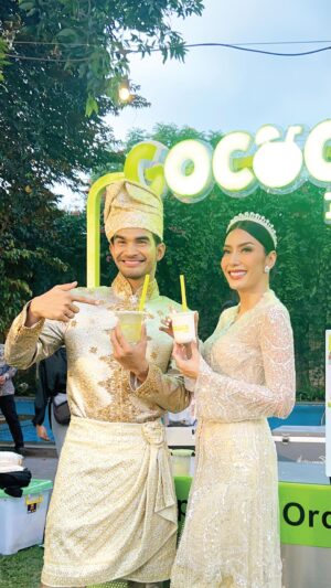 Tyas Mirasih Instagram - Here’s to a lifetime of love and happiness towards each other. Congratulations on your marriage @tyasmirasih & @tengkutezi 👰🏻‍♀️🤵🏻

Senang sekali Gococo dapat menjadi bagian dari rangkaian acara pernikahan Kak Tezi dan Kak Tyas!
Semoga pernikahan kalian senantiasa diberi kebaikan dan kebahagiaan, ya!

#weddingtyas #weddingtyastezi #teziapbahagiaintyas