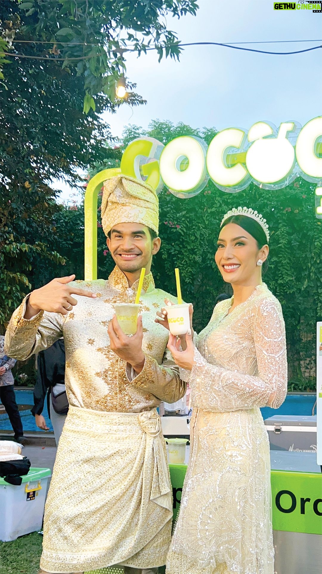 Tyas Mirasih - 777 Likes - Here’s to a lifetime of love and happiness towards each other. Congratulations on your marriage @tyasmirasih & @tengkutezi 👰🏻♀️🤵🏻
Senang sekali Gococo dapat menjadi bagian dari rangkaian acara pernikahan Kak Tezi dan Kak Tyas!
Semoga pernikahan kalian senantiasa diberi kebaikan dan kebahagiaan, ya!
#weddingtyas #weddingtyastezi #teziapbahagiaintyas