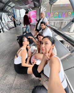Tyas Mirasih Instagram - Life was meant for good friends and great adventures 🖤 Bangkok, Thailand