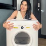 Tyas Mirasih Instagram - LIFE SAVER aku banget dengan adanya produk-produk PETKIT di rumah aku, apa lagi dengan adanya automatic cat litter box ini, yang kali ini aku review namanya Petkit Pura X Automatic Cat Litter Box. Ngga perlu lagi deh setiap hari aku nyerok nyerok poop dan peep kucing, karena 1 alat ini dapat menampung poop dan peep kucing selama 7 hari. Nah buat kalian yang punya banyak kucing atau suka berpergian Pura x ini adalah solusinya. Selain itu ruangan cat room aku sudah ngga bau lagi, karena di Pura X ini ada fitur yang dapat menyemprot wangi setelah si kucing poop dan peep. Untuk setiap pembelian produk elektronik Petkit mendapatkan garansi 1th ( service dan sparepart ). Buruan order di @petkitid dan @petmartindonesia , supaya kalian tau gimana rasanya lepas dari lelahnya nyerok2 kotoran anabul 😻 #petkitindonesia #petkitid #petkitpurax