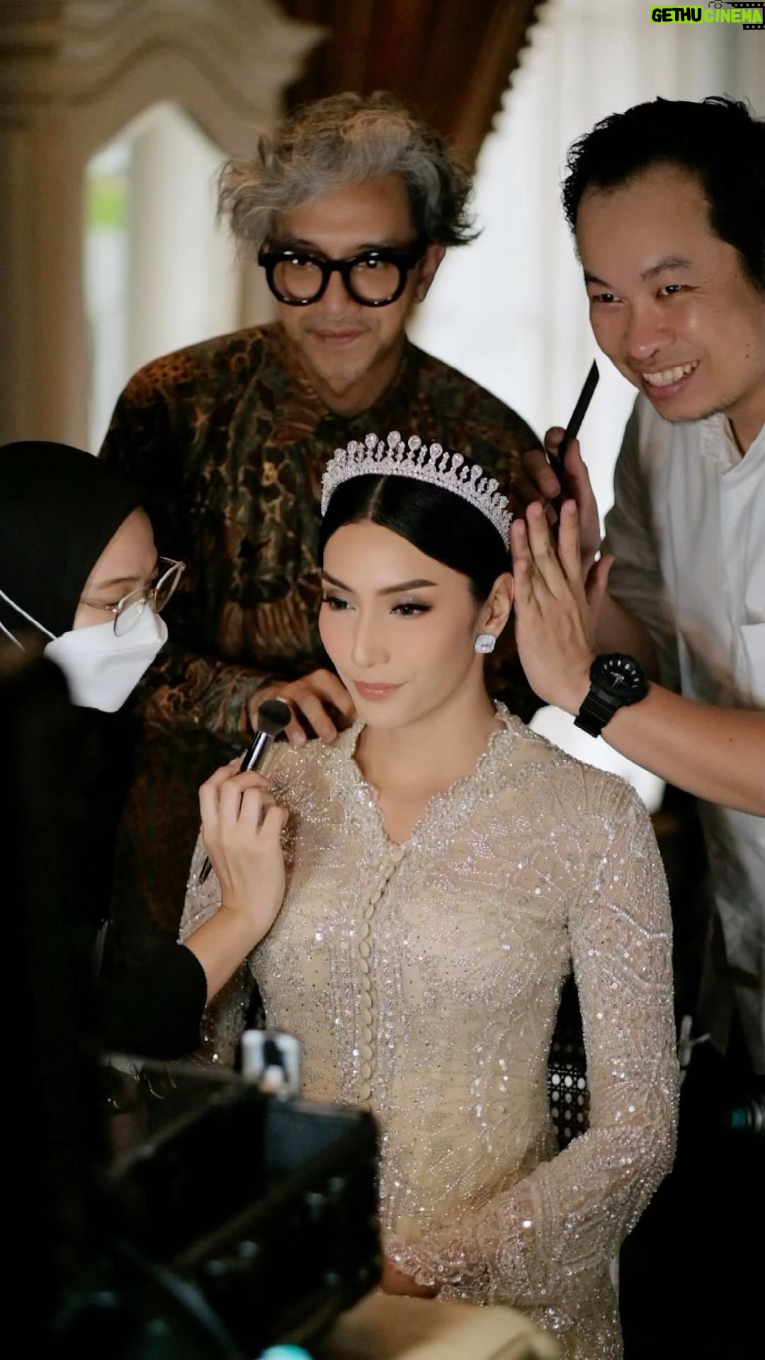 Tyas Mirasih - 17.8K Likes - BTS for Akad Nikah @tyasmirasih and @tengkutezi 🩶
Video BTS: @davidhepi
Well Organized by : @adara.wedding
Photography & Videography : @morden.co
Decoration & Tents : @classytentdecoration
Carpets : @farahcarpetsofficial
Lighting : @uplightpro
Make Up : @hepidavid @belovedbyhepidavid
Hair Do : @tominjoo
Bride’s Attire for Akad Nikah & Reception : @svarna_byikatindonesia @didietmaulana
Bride’s Crown & Headpiece @rinaldyyunardi
Jewelry : @adellejewellery
Bride’s Wedding Shoes : @regisbridalshoes
Bride’s robe : @lucette_essie
Groom’s Attire for Akad Nikah & Reception : @svarna_byikatindonesia @didietmaulana
Bride and Groom textile : @the.designerworkshop
Wedding Ring : @adellejewellery
Akad Catering :
@teppanku
@baksobuetu
@gococo.indonesia
@ponut.id
@papo_id
@cantikaputricake
Reception Catering : @themanor.cafe
Venue : @themanorandara
Akad Souvenir : @howelandco
Reception Souvenir : @redribbongift
Digital Invitation & Live streaming : @viding.co
Mahar & Ring box : @jingga_seserahanmahar
Bouquets : @faveur.florist
Wedding Cake : @sweetsalt_id
Entertainment : @aqisinggih
MC Akad & Reception : @andrakarna
Usher : @beauty_usher
Photobooth : @theholograil
Nail art : @kookoo.nails
Venue : @themanorandara
#TEZIapbahagiainTYAS