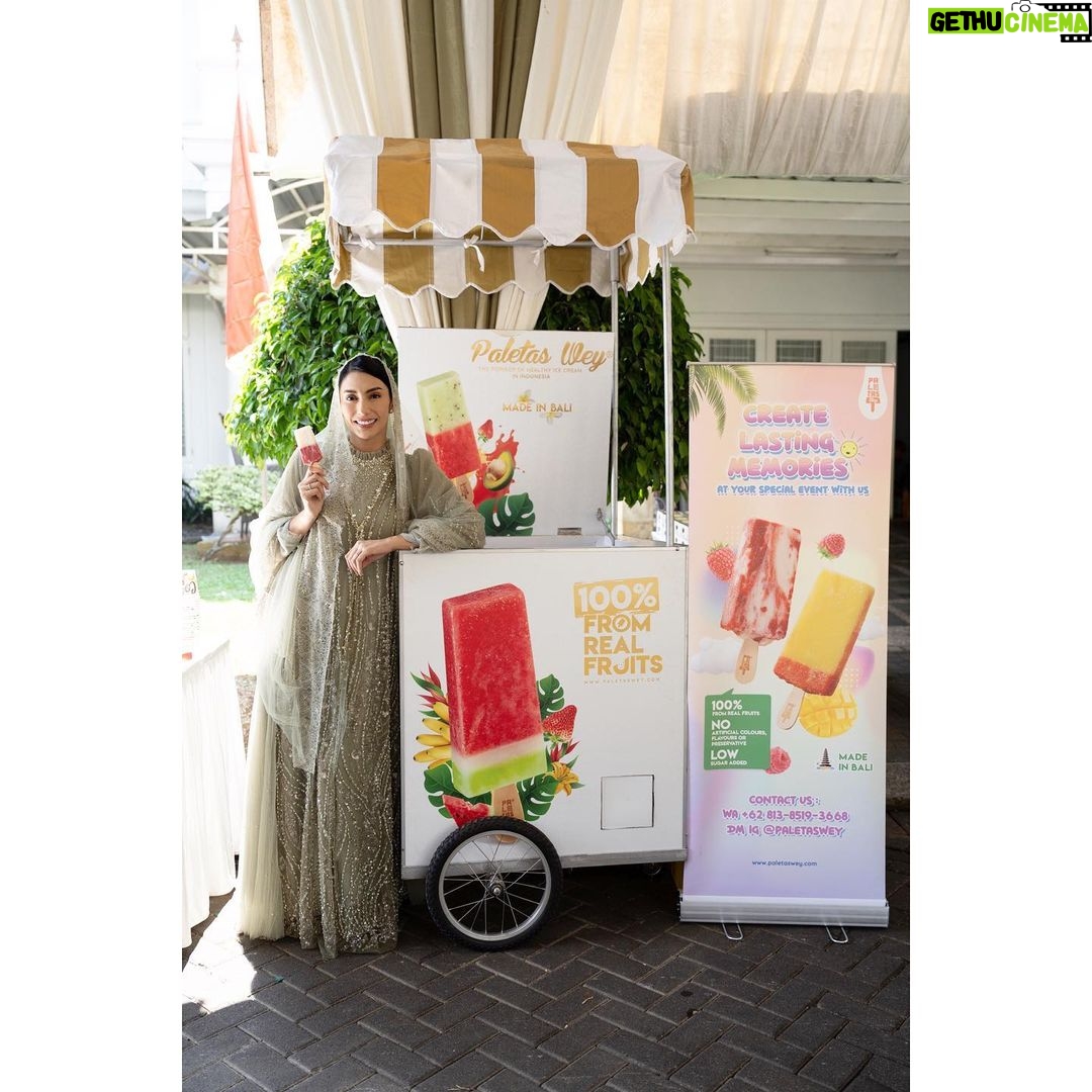 Tyas Mirasih Instagram - Terimakasih banyak untuk para vendor yang membantu aku di acara pengajian pernikahan kemarin. Semua tamu happy, akupun happy π Well Organized by : @adara.wedding Photography & Videography : @rizky_yunindra @thepanorama.pic Decoration & Tents : @classytentdecoration Carpets : @farahcarpetsofficial Makeup & Hair do : @makeupbyyobel Attire : @wearingklamby Made By @klambyheritage Catering : @teppanku @tumpengmini @vitaminmonster.id @paletaswey @cantikaputricake Souvenir : @godeliva.wedding @packybagvintage Buku pengajian @qeertoz