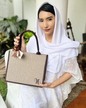 Tyas Mirasih Instagram - Tas untuk gift 40 hari Almh Mama 
bagus bangetttt 😍😍😍
Semua sesuai dengan request aku.
Makasih banyak @mydreamgoodies supportnya 💛
