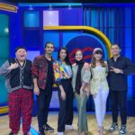 Tyas Mirasih Instagram – Berbagi kisah setelah kepergian Mama untuk pertama kalinya.

Thank you @rumpi_ttv @fenirose for having us 🖤

Our outfit @callathelabel 
Our shoes @jdsportsindo 
Makeup @bonitaelisabeth.makeup @belovedbyhepidavid