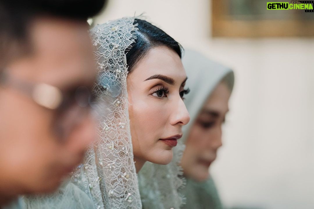 Tyas Mirasih Instagram - With their blessings 💍 Well Organized by : @adara.wedding Photography & Videography : @rizky_yunindra @thepanorama.pic Decoration & Tents : @classytentdecoration Carpets : @farahcarpetsofficial Makeup & Hair do : @makeupbyyobel Attire : @wearingklamby Made By @klambyheritage Catering : @teppanku @tumpengmini @vitaminmonster.id @paletaswey @cantikaputricake Souvenir : @godeliva.wedding @packybagvintage Buku pengajian @qeertoz