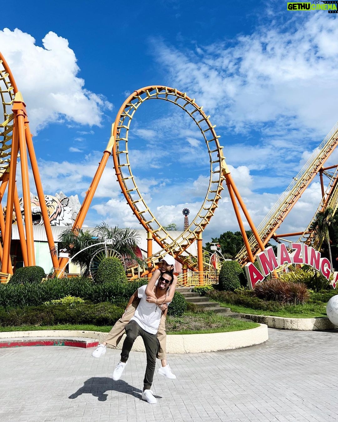 Tyas Mirasih Instagram - We go together like peanut butter & jelly 🖤 Siam Amazing Park สยามอะเมซิ่งพาร์ค