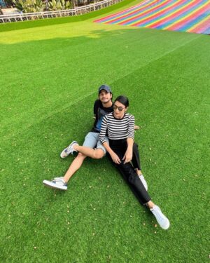 Tyas Mirasih Instagram - We go together like coffee and donuts 🖤