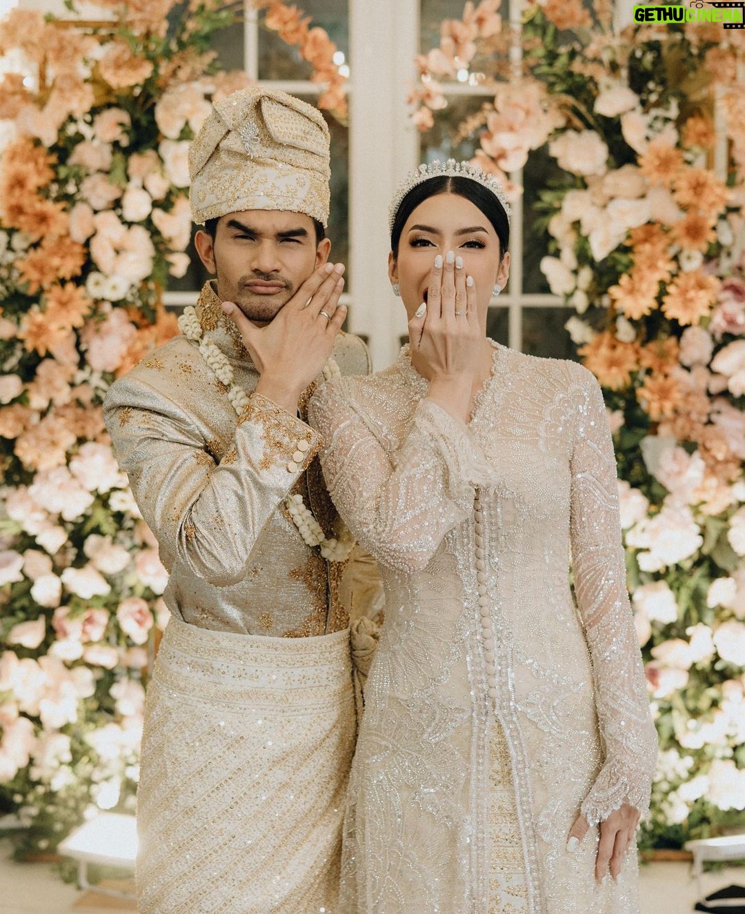 Tyas Mirasih Instagram - No longer two but one 💍 Well Organized by : @adara.wedding Venue @themanorandara Photography & Videography : @morden.co @samuelrustandy @bychandrasusanto Decoration & Tents : @classytentdecoration Carpets : @farahcarpetsofficial Lighting : @uplightpro Make Up : @hepidavid Hair Do : @tominjoo Bride's Attire for Akad Nikah & Reception : @svarna_byikatindonesia @didietmaulana Bride’s Crown & Headpiece @rinaldyyunardi Jewelry : @adellejewellery Bride's Wedding Shoes : @regisbridalshoes Bride's robe : @lucette_essie Bride's Nail art : @kookoo.nails Groom's Attire for Akad Nikah & Reception : @svarna_byikatindonesia @didietmaulana Bride and Groom textile : @the.designerworkshop Groom's Hairstylist : @aryadillah_27 Mother Makeup : @wulanwidianto Sister Makeup : @bonitaelisabeth.makeup @belovedbyhepidavid Wedding Ring : @adellejewellery Akad Catering : @teppanku @baksobuetu @gococo.indonesia @ponut.id @papo_id @cantikaputricake Reception Catering : @themanor.cafe Akad Souvenir : @howelandco Reception Souvenir : @redribbongift @drzlim_official Digital Invitation & Live streaming : @viding.co Mahar & Ring box : @jingga_seserahanmahar Bouquets : @faveur.florist Wedding Cake : @sweetsalt_id Birthday Cake : @RRCakes Entertainment : @aqisinggih Sound system : @deoentertainmentindonesia MC Akad & Reception : @andrakarna Usher : @beauty_usher Photobooth : @theholograil Gift : @farahcarpetsofficial @bardismarthome #TEZIapbahagiainTYAS The Manor Andara