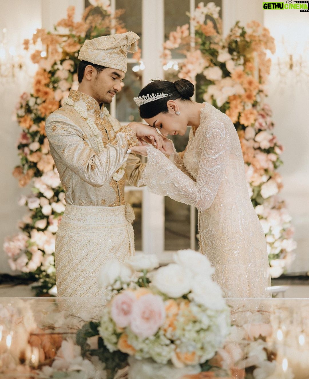 Tyas Mirasih Instagram - No longer two but one 💍 Well Organized by : @adara.wedding Venue @themanorandara Photography & Videography : @morden.co @samuelrustandy @bychandrasusanto Decoration & Tents : @classytentdecoration Carpets : @farahcarpetsofficial Lighting : @uplightpro Make Up : @hepidavid Hair Do : @tominjoo Bride's Attire for Akad Nikah & Reception : @svarna_byikatindonesia @didietmaulana Bride’s Crown & Headpiece @rinaldyyunardi Jewelry : @adellejewellery Bride's Wedding Shoes : @regisbridalshoes Bride's robe : @lucette_essie Bride's Nail art : @kookoo.nails Groom's Attire for Akad Nikah & Reception : @svarna_byikatindonesia @didietmaulana Bride and Groom textile : @the.designerworkshop Groom's Hairstylist : @aryadillah_27 Mother Makeup : @wulanwidianto Sister Makeup : @bonitaelisabeth.makeup @belovedbyhepidavid Wedding Ring : @adellejewellery Akad Catering : @teppanku @baksobuetu @gococo.indonesia @ponut.id @papo_id @cantikaputricake Reception Catering : @themanor.cafe Akad Souvenir : @howelandco Reception Souvenir : @redribbongift @drzlim_official Digital Invitation & Live streaming : @viding.co Mahar & Ring box : @jingga_seserahanmahar Bouquets : @faveur.florist Wedding Cake : @sweetsalt_id Birthday Cake : @RRCakes Entertainment : @aqisinggih Sound system : @deoentertainmentindonesia MC Akad & Reception : @andrakarna Usher : @beauty_usher Photobooth : @theholograil Gift : @farahcarpetsofficial @bardismarthome #TEZIapbahagiainTYAS The Manor Andara