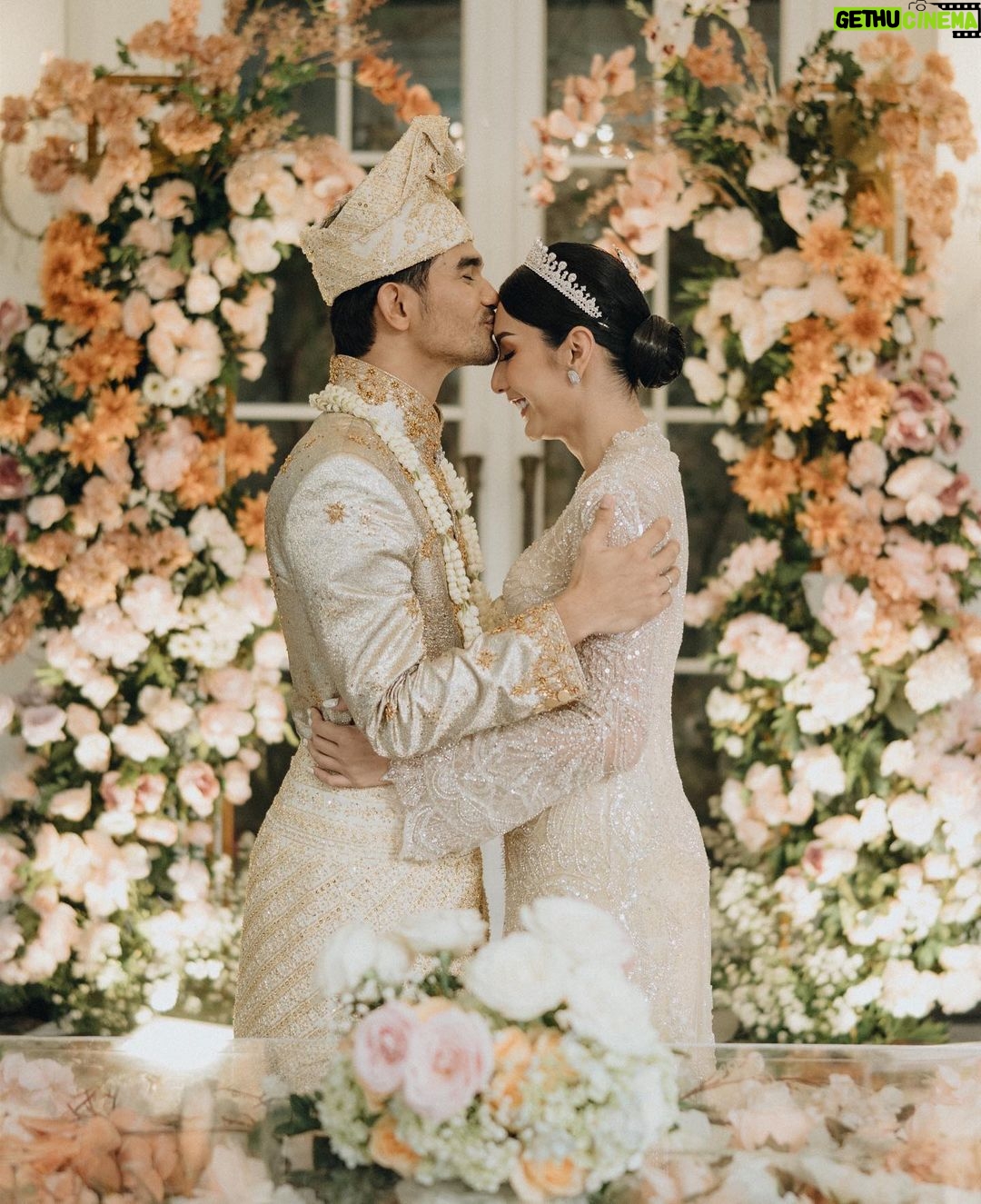 Tyas Mirasih Instagram - No longer two but one 💍 Well Organized by : @adara.wedding Venue @themanorandara Photography & Videography : @morden.co @samuelrustandy @bychandrasusanto Decoration & Tents : @classytentdecoration Carpets : @farahcarpetsofficial Lighting : @uplightpro Make Up : @hepidavid Hair Do : @tominjoo Bride's Attire for Akad Nikah & Reception : @svarna_byikatindonesia @didietmaulana Bride’s Crown & Headpiece @rinaldyyunardi Jewelry : @adellejewellery Bride's Wedding Shoes : @regisbridalshoes Bride's robe : @lucette_essie Bride's Nail art : @kookoo.nails Groom's Attire for Akad Nikah & Reception : @svarna_byikatindonesia @didietmaulana Bride and Groom textile : @the.designerworkshop Groom's Hairstylist : @aryadillah_27 Mother Makeup : @wulanwidianto Sister Makeup : @bonitaelisabeth.makeup @belovedbyhepidavid Wedding Ring : @adellejewellery Akad Catering : @teppanku @baksobuetu @gococo.indonesia @ponut.id @papo_id @cantikaputricake Reception Catering : @themanor.cafe Akad Souvenir : @howelandco Reception Souvenir : @redribbongift @drzlim_official Digital Invitation & Live streaming : @viding.co Mahar & Ring box : @jingga_seserahanmahar Bouquets : @faveur.florist Wedding Cake : @sweetsalt_id Birthday Cake : @RRCakes Entertainment : @aqisinggih Sound system : @deoentertainmentindonesia MC Akad & Reception : @andrakarna Usher : @beauty_usher Photobooth : @theholograil Gift : @farahcarpetsofficial @bardismarthome #TEZIapbahagiainTYAS The Manor Andara