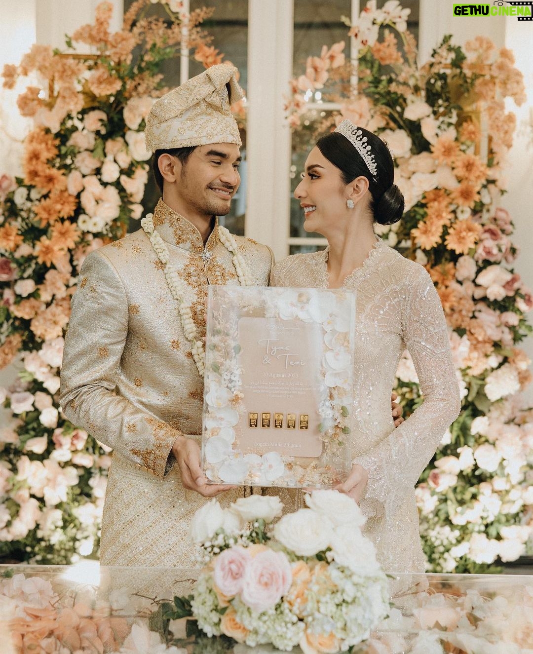 Tyas Mirasih Instagram - No longer two but one 💍 Well Organized by : @adara.wedding Venue @themanorandara Photography & Videography : @morden.co @samuelrustandy @bychandrasusanto Decoration & Tents : @classytentdecoration Carpets : @farahcarpetsofficial Lighting : @uplightpro Make Up : @hepidavid Hair Do : @tominjoo Bride's Attire for Akad Nikah & Reception : @svarna_byikatindonesia @didietmaulana Bride’s Crown & Headpiece @rinaldyyunardi Jewelry : @adellejewellery Bride's Wedding Shoes : @regisbridalshoes Bride's robe : @lucette_essie Bride's Nail art : @kookoo.nails Groom's Attire for Akad Nikah & Reception : @svarna_byikatindonesia @didietmaulana Bride and Groom textile : @the.designerworkshop Groom's Hairstylist : @aryadillah_27 Mother Makeup : @wulanwidianto Sister Makeup : @bonitaelisabeth.makeup @belovedbyhepidavid Wedding Ring : @adellejewellery Akad Catering : @teppanku @baksobuetu @gococo.indonesia @ponut.id @papo_id @cantikaputricake Reception Catering : @themanor.cafe Akad Souvenir : @howelandco Reception Souvenir : @redribbongift @drzlim_official Digital Invitation & Live streaming : @viding.co Mahar & Ring box : @jingga_seserahanmahar Bouquets : @faveur.florist Wedding Cake : @sweetsalt_id Birthday Cake : @RRCakes Entertainment : @aqisinggih Sound system : @deoentertainmentindonesia MC Akad & Reception : @andrakarna Usher : @beauty_usher Photobooth : @theholograil Gift : @farahcarpetsofficial @bardismarthome #TEZIapbahagiainTYAS The Manor Andara