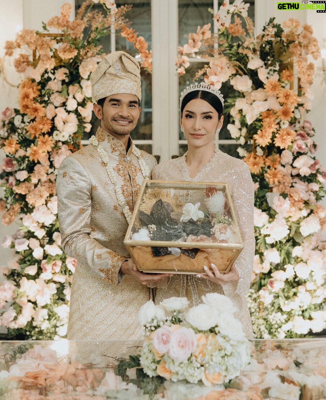 Tyas Mirasih Instagram - No longer two but one 💍 Well Organized by : @adara.wedding Venue @themanorandara Photography & Videography : @morden.co @samuelrustandy @bychandrasusanto Decoration & Tents : @classytentdecoration Carpets : @farahcarpetsofficial Lighting : @uplightpro Make Up : @hepidavid Hair Do : @tominjoo Bride's Attire for Akad Nikah & Reception : @svarna_byikatindonesia @didietmaulana Bride’s Crown & Headpiece @rinaldyyunardi Jewelry : @adellejewellery Bride's Wedding Shoes : @regisbridalshoes Bride's robe : @lucette_essie Bride's Nail art : @kookoo.nails Groom's Attire for Akad Nikah & Reception : @svarna_byikatindonesia @didietmaulana Bride and Groom textile : @the.designerworkshop Groom's Hairstylist : @aryadillah_27 Mother Makeup : @wulanwidianto Sister Makeup : @bonitaelisabeth.makeup @belovedbyhepidavid Wedding Ring : @adellejewellery Akad Catering : @teppanku @baksobuetu @gococo.indonesia @ponut.id @papo_id @cantikaputricake Reception Catering : @themanor.cafe Akad Souvenir : @howelandco Reception Souvenir : @redribbongift @drzlim_official Digital Invitation & Live streaming : @viding.co Mahar & Ring box : @jingga_seserahanmahar Bouquets : @faveur.florist Wedding Cake : @sweetsalt_id Birthday Cake : @RRCakes Entertainment : @aqisinggih Sound system : @deoentertainmentindonesia MC Akad & Reception : @andrakarna Usher : @beauty_usher Photobooth : @theholograil Gift : @farahcarpetsofficial @bardismarthome #TEZIapbahagiainTYAS The Manor Andara