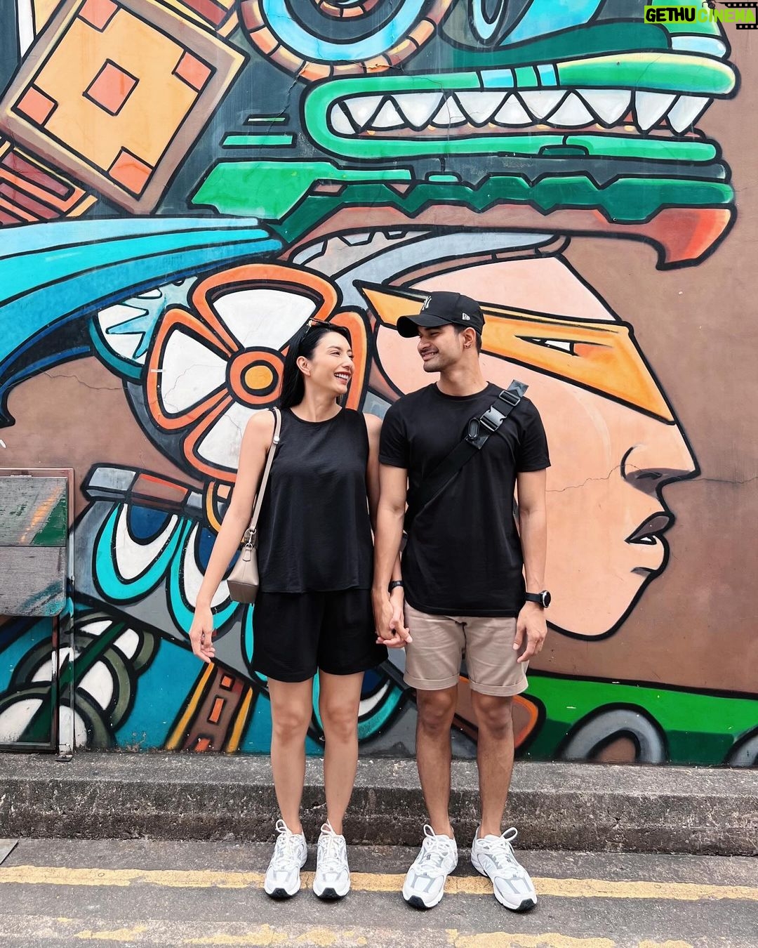 Tyas Mirasih Instagram - Together, we’re map’ping out a lifetime of memories 🖤 Haji Lane Singapore