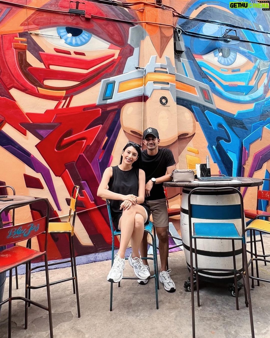 Tyas Mirasih Instagram - Together, we’re map’ping out a lifetime of memories 🖤 Haji Lane Singapore