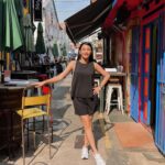 Tyas Mirasih Instagram - Colorful hearts, colorful lives 💛 Outfit @shopatvelvet Styled by @ratihpratiwisugianto @visit_singapore @singapore.explores Haji Lane Singapore