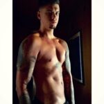 Tyler Baltierra Instagram - When you’re in the middle of a cut & the lighting is just way too good to avoid taking progress pics lol 😏 iykyk! 🤣💪🏻😤 Hard work is paying off! #FitnessJourney #BodyBuilding #Ectomorph