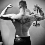 Tyler Baltierra Instagram - That V shape goal is starting to take form! I have some more fat shredding to do before I go back to a lean bulk & I already can’t wait! Because this whole cutting phase, while maintaining muscle mass, is harder than I anticipated & requires a lot more patience than I thought! I just keep telling myself though…“CONSISTENCY, INEVITABLY = RESULTS” Thanks again for all your help with it man!🤘🏻💪🏻🙌🏻 @torrez_training_ @torrez_jerry08 #FitnessJourney #NaturalEndorphins #MyAntiDepressant #IAmMyOnlyCompetition