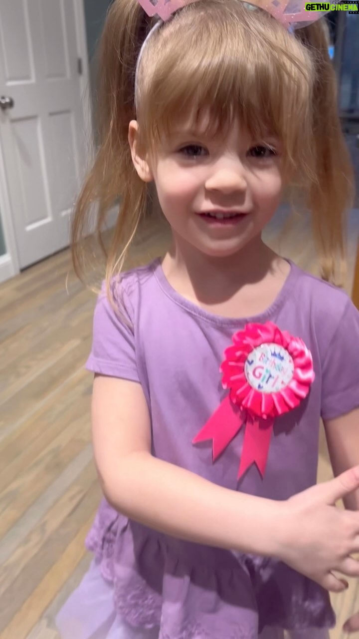 Tyler Baltierra Instagram - HAPPY BIRTHDAY VAEDA! I can’t believe you’re 5 already! 🥹😭 Please stop growing up, your daddy can’t take it anymore lol 😩 Birthday girl pigtails ✅ Birthday girl tutu ✅ Light up rainbow shoes ✅ Birthday girl ribbon & headband ✅ & she’s ready to roll! 🎉🥳🎈😍 #GirlDad #BlessedByDaughters