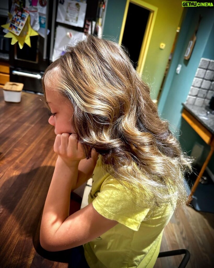Tyler Baltierra Instagram - “Daddy will you curl my hair for school?” Me: “Of course I will baby” ☹️😩 But why does she have to keep growing up though!? 😭 It’s such a bittersweet feeling when you witness your little girl growing up so beautifully, because you’re so happy & proud of who she’s becoming…but at the same time you’re sad, because you know that witnessing such beauty, inevitably comes with the cost of her leaving one day & I just don’t want to pay that price yet! I’m just so grateful that I even get to have these experiences with my babies & that I get to even be a dad in the first place. It’s like a slow beautiful heartbreak…but I wouldn’t trade it for the world! 🥺😢 #NovaleeReign #GirlDad #BlessedByDaughters