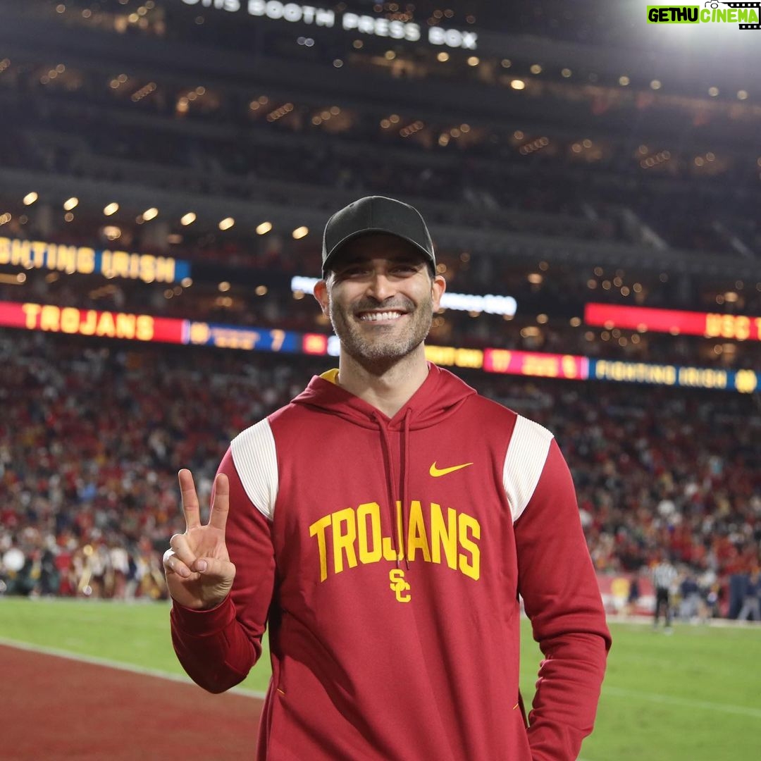 Tyler Hoechlin Instagram - Thank you to everyone at @usc_athletics (including your very talented photographer @jennychuangphotos) for an unforgettable night at the @lacoliseum . As a lifelong Trojan fan, I’m incredibly grateful to have shared the experience with my family - the ones who made me a fan from the very beginning. What an exceptional regular season. Congrats to everyone at @usc.fb ! Hard work pays off. Can’t wait to see what the coming days and weeks will bring. #CollegeFootballPlayoff #Heisman #FightOn