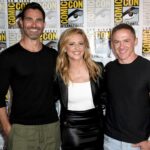 Tyler Hoechlin Instagram - Well, another year and as you can see, another very boring San Diego Comic Con with some very very boring people. I mean honestly, could we be having any less fun? Just scroll through and see for yourself. What a trip to be back at @sdcc2022 with @teenwolf for the #TeenWolfMovie. I absolutely love these guys. I’m so grateful we were asked to get the band back together to do it all again. I can only hope everyone who checks out the movie (on @paramountplus *cough cough*) enjoys watching it as much as we enjoyed making it. Also, I think photo #6 really speaks to our dynamic. @jeffdavis1375 @tylerposey58 And such a nice surprise meeting the one and only @sarahmgellar . An absolute pro and incredibly kind. ‘‘Twas a pleasure.