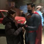 Tyler Hoechlin Instagram - @cwsupermanandlois Episode 7 tonight! Check it out to see who wins this epic thumb war battle. @bitsietulloch , you’re goin’ down.