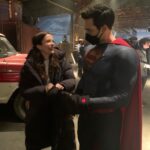 Tyler Hoechlin Instagram - @cwsupermanandlois Episode 7 tonight! Check it out to see who wins this epic thumb war battle. @bitsietulloch , you’re goin’ down.
