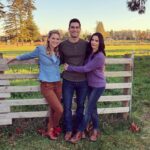 Tyler Hoechlin Instagram - Clark Kent and his favorite people. @melissabenoist @bitsietulloch #supergirl #superman #loislane