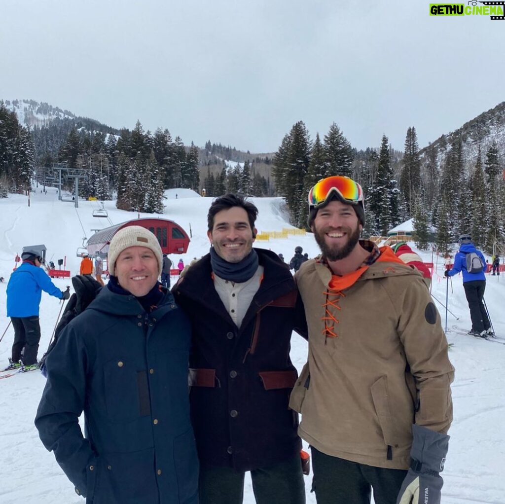 Tyler Hoechlin Instagram - What an amazing way to do Sundance... for the first time! Congrats to everyone that worked so incredibly hard on Palm Springs. What this film has to say about relationships and how we treat others is beautiful and I’m incredibly proud and grateful to be any part of telling this story. So thank you thank you thank you to everyone involved. @andysamberg @cristinmilioti @camimendes @merediththeweasel @thelonelyisland @pangeerz @tongayi.chirisa JK Simmons And of course my brothers on the mountain: @amstowell And P.A. A.R.Stowell