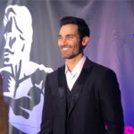 Tyler Hoechlin Instagram - Such a great night with my family and friends to celebrate all the hard work everyone put into this film! By far the most challenging thing I’ve taken on in my time working as an actor, and I couldn’t be more grateful for the effort and support from everyone on this set. Can’t wait for everyone (who wants to haha) to see this film. It’s a great story about a man who wasn’t afraid to be different, to pursue his passion, and who showed persistence in the face of adversity. Also about the amazing woman standing next to him who showed him what love truly was. And a special thank you to @juleshough for doing such a beautiful job portraying Betty, and always being present in every moment of telling the story of these people. Thank you Jules for making this movie what it is. Wouldn’t have worked without you. And to my brother @aneurin.b for playing my brother on screen, and also becoming one off set for the weeks we spent filming. I miss you Taff, you’re one of the good ones. Thanks everyone! #BiggerTheMovie October 12th! And per usual, to my friends at @johnvarvatos for making sure I didn’t show up in gym gear (which may have been appropriate for this one, who knows).