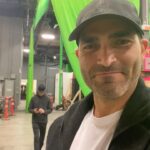 Tyler Hoechlin Instagram - Bo, what’re you doin here? #SupermanAndLois @ianbohen @cwsupermanandlois