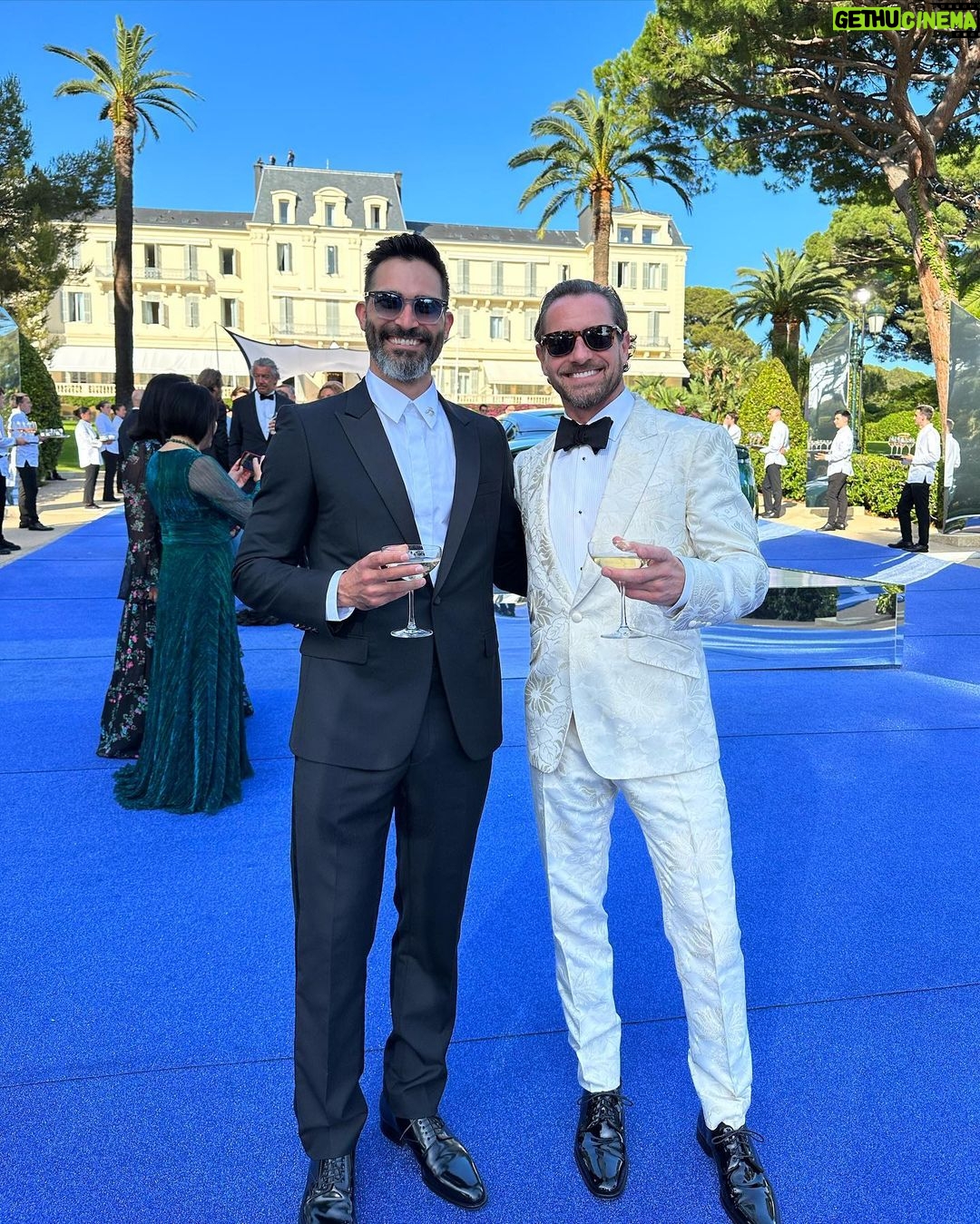 Tyler Hoechlin Instagram - So grateful to have been a part of yet another wonderful gala with @amfAR #amfarcannes, raising millions of dollars for vital AIDS research programs. Every minute, one person dies of AIDS-related causes and three more become infected. Join the fight to #CUREAIDS - learn more at amfar.org