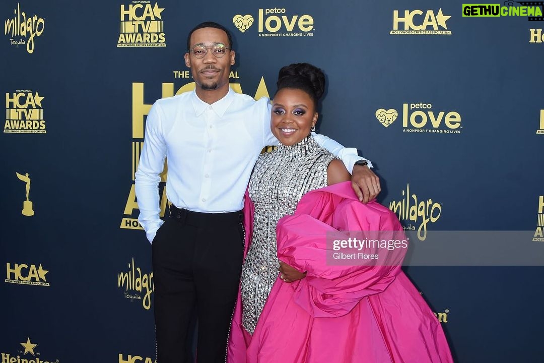 Tyler James Williams Instagram - Still on a high from last night. Thank you to the @hollywoodcriticsassociation for not only gracing @abbottelemabc with a win for Best Broadcast Network Comedy but also giving me the joy of watching @janellejamescomedy and @quintab hold so many little gold statues of their own. I’m grateful. ❤️